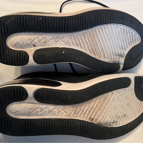Nike Air Max - lightly used but in amazing condition! - Picture 8 of 8